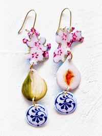 Image 1 of ‘honey gold figs’ – wild fruits gold earring dangles