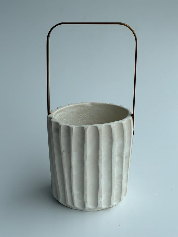 Image of fluted bucket