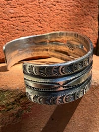 Image 5 of WL&A Handmade Old Style Heavy Ingot Black Jack Green Ribbon Cuff - Size 7 to 7.5in Wrist