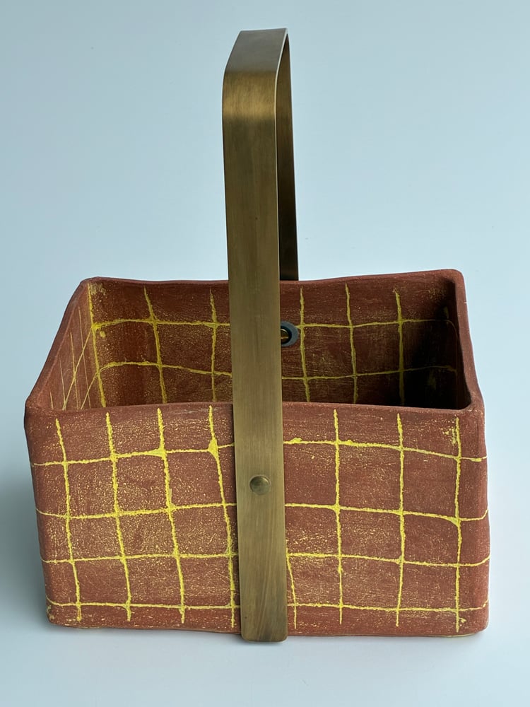 Image of grid picnic basket