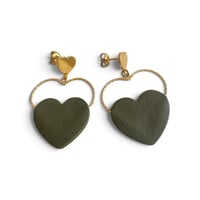 Image 1 of Boucles d'oreilles pendantes, modèle GRAND LOVE , Kaki
