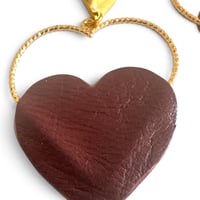 Image 3 of Boucles d'oreilles pendantes, modèle GRAND LOVE , Bordeaux