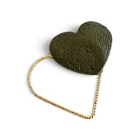Image 1 of Broche coeur , modèle LOVE,  Kaki
