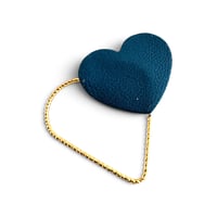 Image 2 of Broche coeur , modèle LOVE,  Bleu jean