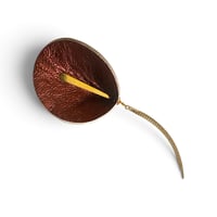 Image 4 of Broche Florale , modèle ARUM,  Bordeaux metallisé