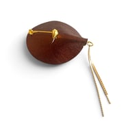 Image 2 of Broche Florale , modèle ARUM,  Bordeaux metallisé