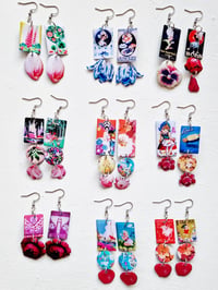 Image 3 of ‘I can fly’ – silver dutch folk earring dangles