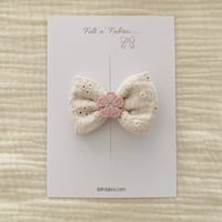 Pinched bow/ Tiny blossom 