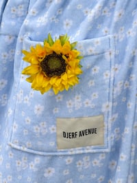 Image 6 of sunflower clip
