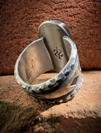 Image 4 of WL&A Handmade Heavy Ingot Gem Grade Natural Black Jack Ribbon Sunrise Ring - Size 12