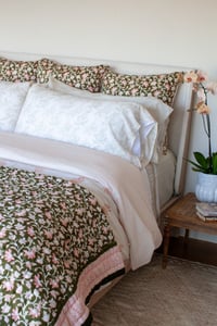 Image 3 of Summervine  Quilt