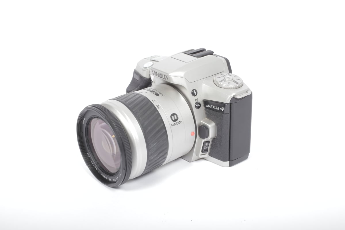 Minolta Maxxum 4/5 (Dynax) advanced 35mm SLR with 28-80 zoom lens