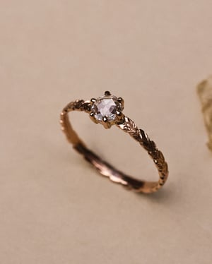 Image of 18ct Rose Gold, 4mm Rose-Cut Diamond, Laurel Leaf Carved ring (LON279)