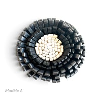 Image 4 of Broches Florales, modèles BLOOM,  Noir