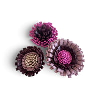 Image 2 of Broches Florales , modèles BLOOM, Bordeaux