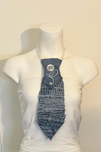 Image 1 of Flutter - tie