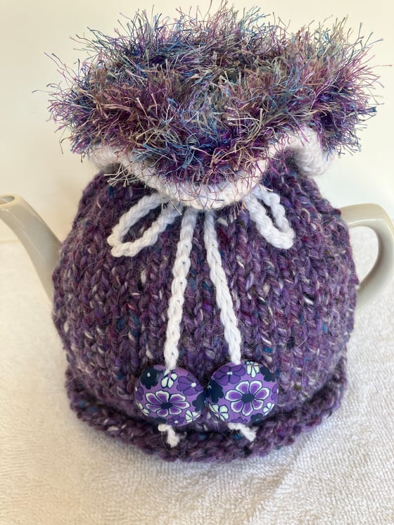 Image of medium PURPLE CHUNKY Go On! tea cosie