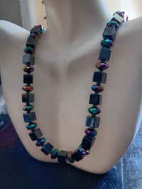 Image 6 of HEMATITE CUBES, MINIATURE AND FACETED OIL SPILL HEMATITE BEADS 