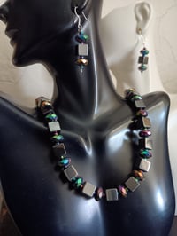 Image 7 of HEMATITE CUBES, MINIATURE AND FACETED OIL SPILL HEMATITE BEADS 