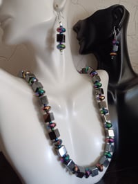 Image 8 of HEMATITE CUBES, MINIATURE AND FACETED OIL SPILL HEMATITE BEADS 