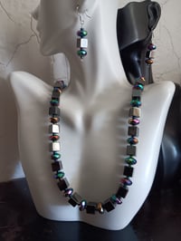 Image 10 of HEMATITE CUBES, MINIATURE AND FACETED OIL SPILL HEMATITE BEADS 