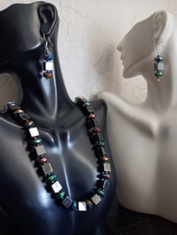 Image 3 of HEMATITE CUBES, MINIATURE AND FACETED OIL SPILL HEMATITE BEADS 