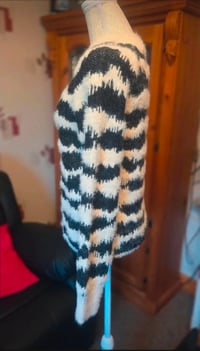 Image 4 of b.young Bynolle Fluffy Jacquard Jumper Black & Cream – Size Small