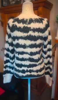 Image 5 of b.young Bynolle Fluffy Jacquard Jumper Black & Cream – Size Small