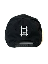Image 4 of BW cap