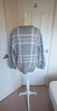 Image 5 of Primark Grey & Cream Check Oversized Knit Jumper – Size 10