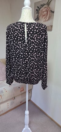 Image 7 of H&M Divided Black & Pink Heart Print Blouse – UK 16