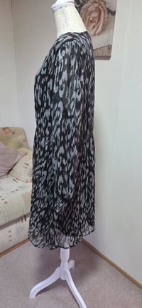 Image 6 of JDY Black & Grey Animal Print Shimmer Dress – Size XXL/Size UK16