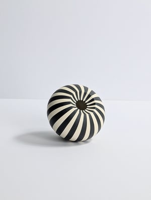Image of Midi Black & White Crater Humbug Vessel