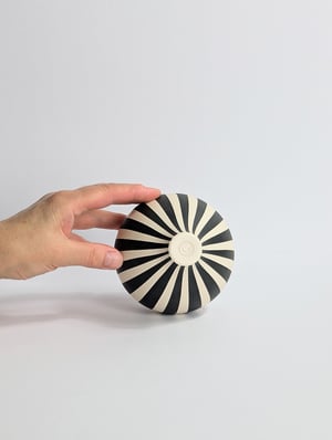 Image of Midi Black & White Crater Humbug Vessel