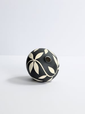 Image of Midi Black & White Leaf Vessel