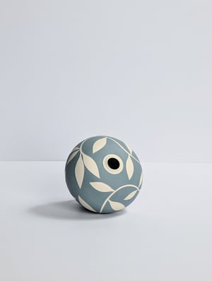 Image of Midi Blue-grey & White Leaf Vessel