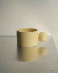 Image 1 of Sphere Mug in Butter Yellow (Imperfect)