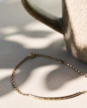 Image of 9ct gold Olive Leaf engraved chain bracelet