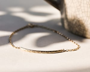 Image of 9ct gold Olive Leaf engraved chain bracelet