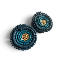 Image 1 of Boucles d'oreilles puces, modèle BLOOM, Bleu
