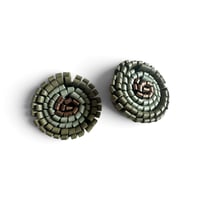Image 1 of Boucles d'oreilles puces, modèle BLOOM, Kaki