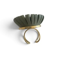Image 3 of Bague, modèle BLOOM, Kaki
