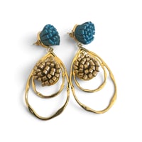Image 2 of Boucles d'oreilles pendantes, modèle BLOOM, Bleu
