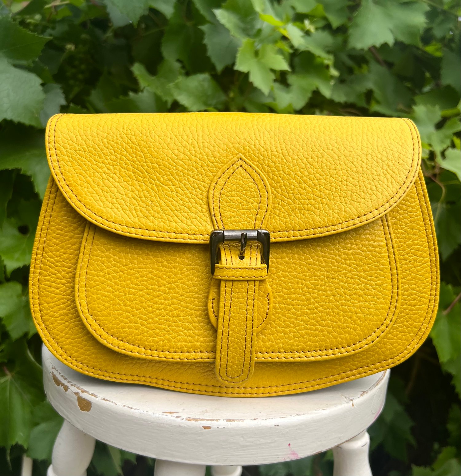 Image of Medium Saddle #48A5