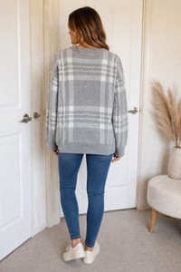 Image 2 of Primark Grey & Cream Check Oversized Knit Jumper – Size 10