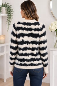 Image 2 of b.young Bynolle Fluffy Jacquard Jumper Black & Cream – Size Small