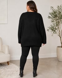 Image 2 of Boohoo Black Oversized Knit Jumper – UK 18