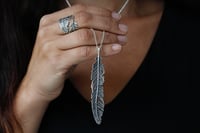 Image 4 of Anillo Pluma