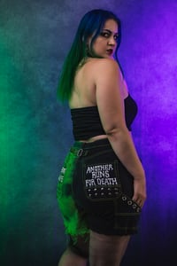 Image 14 of Size  Jinjer split dye denim shorts