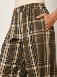 Image 5 of Balloon Pant in Linden Plaid